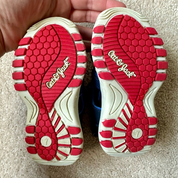 Cat & Jack - Toddler Teri Apparel Water Shoes - Size: 7 - Picture 6 of 9